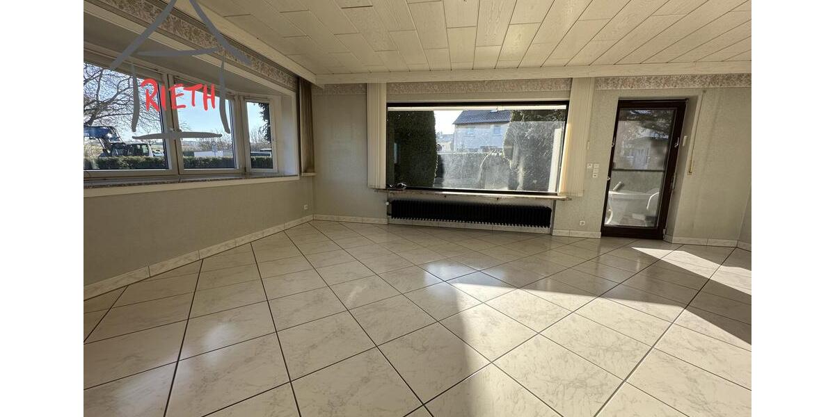 * Reiheneckhaus in toller Randlage von Schlösslesfeld * 6 zimmer