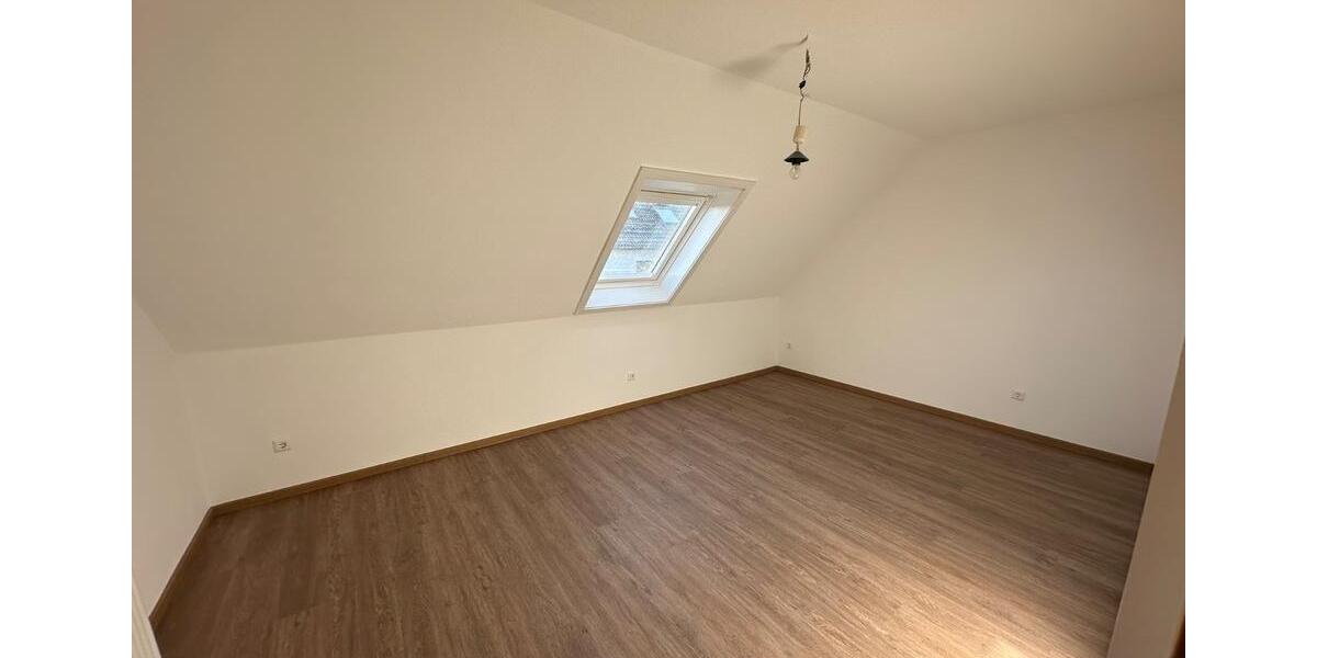 Dachgeschoßwohnung Ibbenbüren Bockraden - 6 Zimmer, 114 m&sup2;, 800&euro; | Angebot:25174394