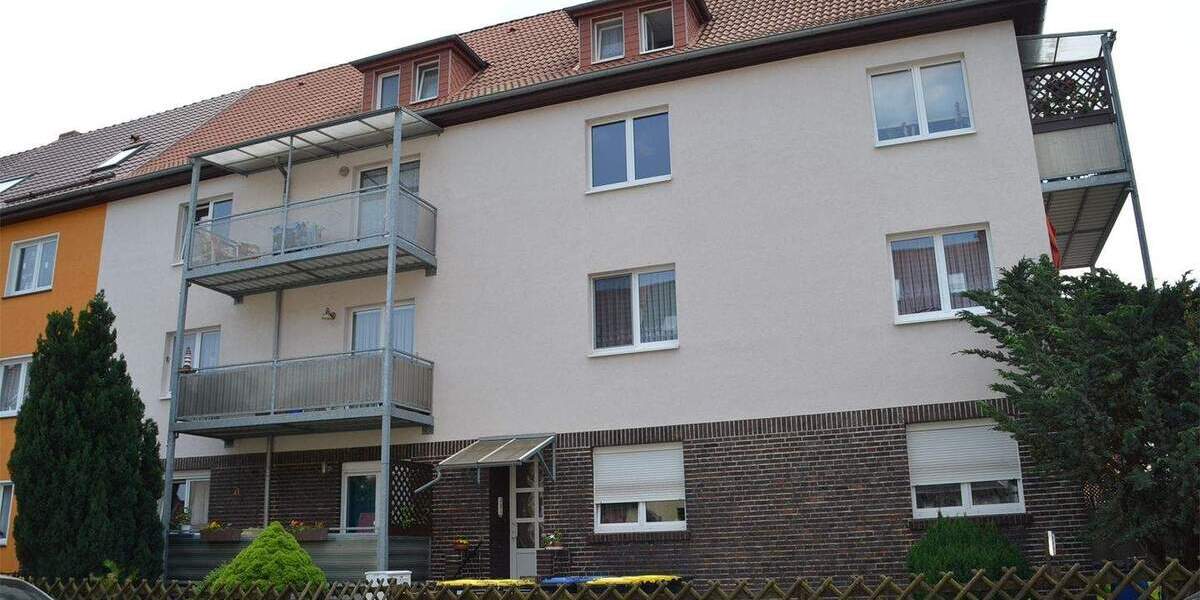 Große 3-Raum Wohnung in Oststadt mit Balkon zu vermieten 3 zimmer