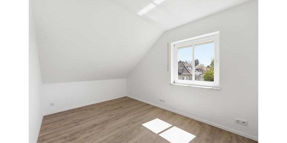 Dachgeschoßwohnung München Trudering-Riem - 3 Zimmer, 88 m&sup2;, 1.650&euro; | Angebot:26365750
