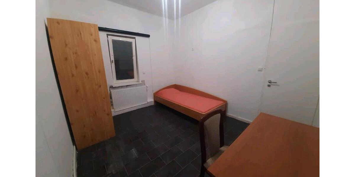 Zimmer in WG Wohnung in Celle, 20 min. bis Hannover, Lüneburg 4 zimmer