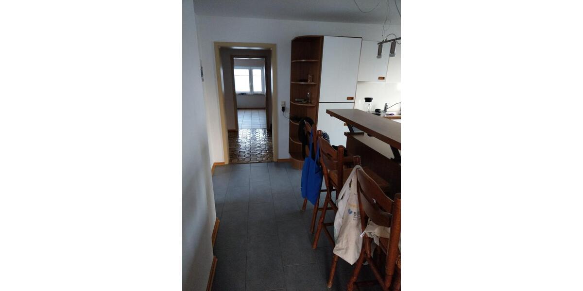 Dachgeschoßwohnung Bodenheim - 3 Zimmer, 95 m&sup2;, 1.200&euro; | Angebot:26018470