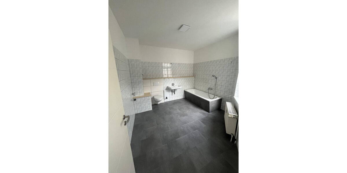 Etagenwohnung Gera Innenstadt - 2 Zimmer, 66 m&sup2;, 429&euro; | Angebot:26800183