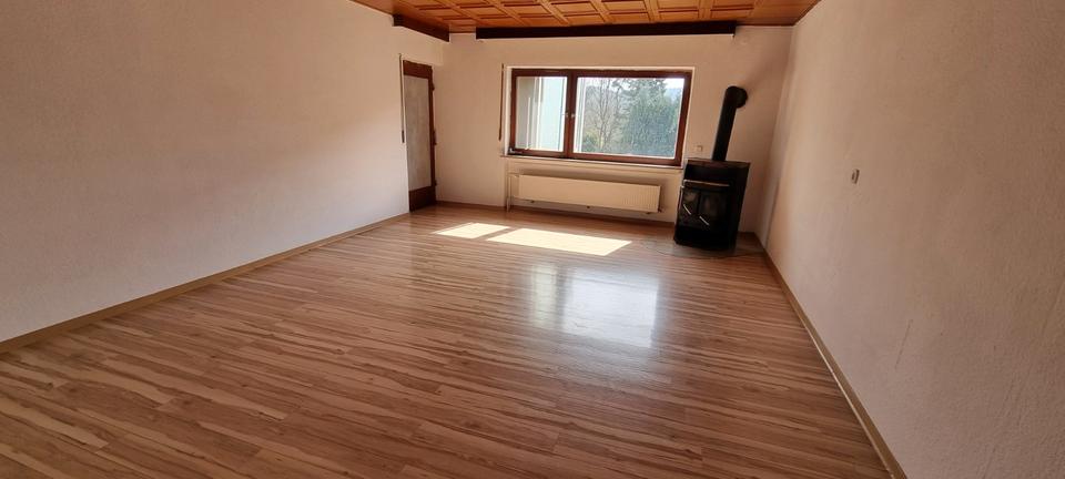 Einfamilienhaus Haiger - 5 Zimmer, 170 m&sup2;, 1.000&euro; | Angebot:26222716