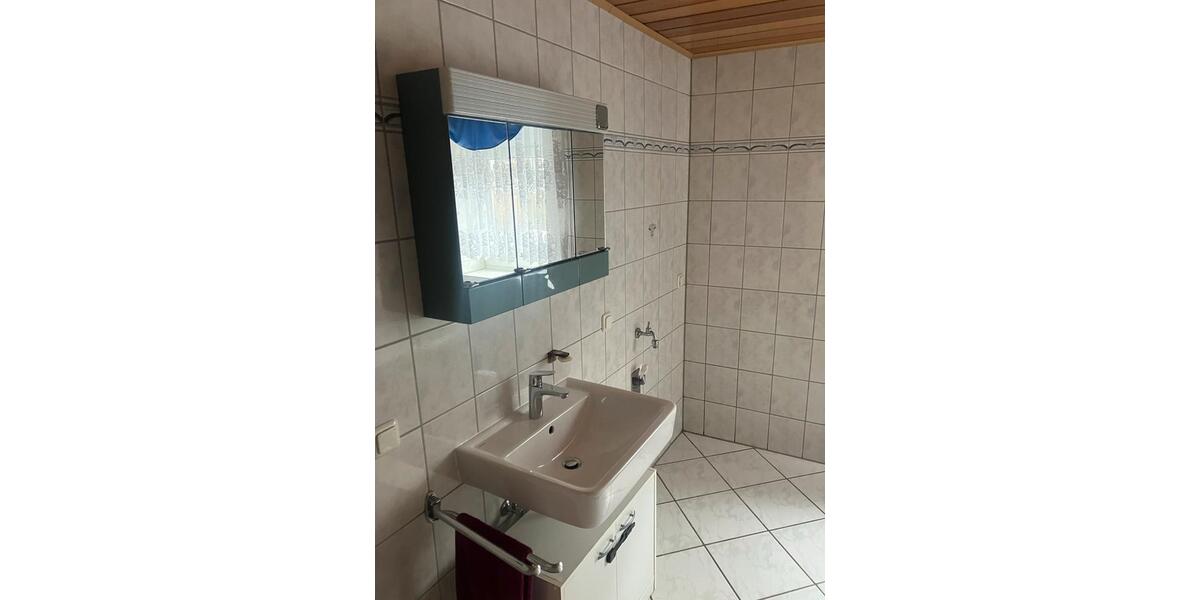 Kleines, freistehendes Haus in Glashütten 4 zimmer