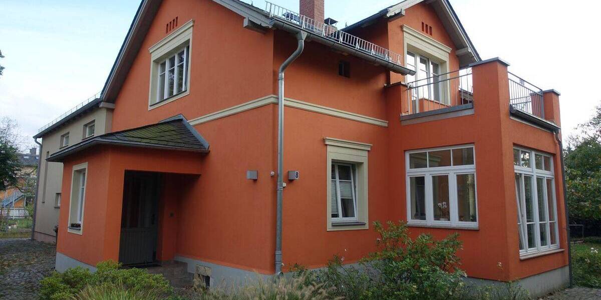 Modernes Einfamilienhaus mit großem Garten und Garage in bester Lage oberhalb von Radebeul-Mitte 7 zimmer