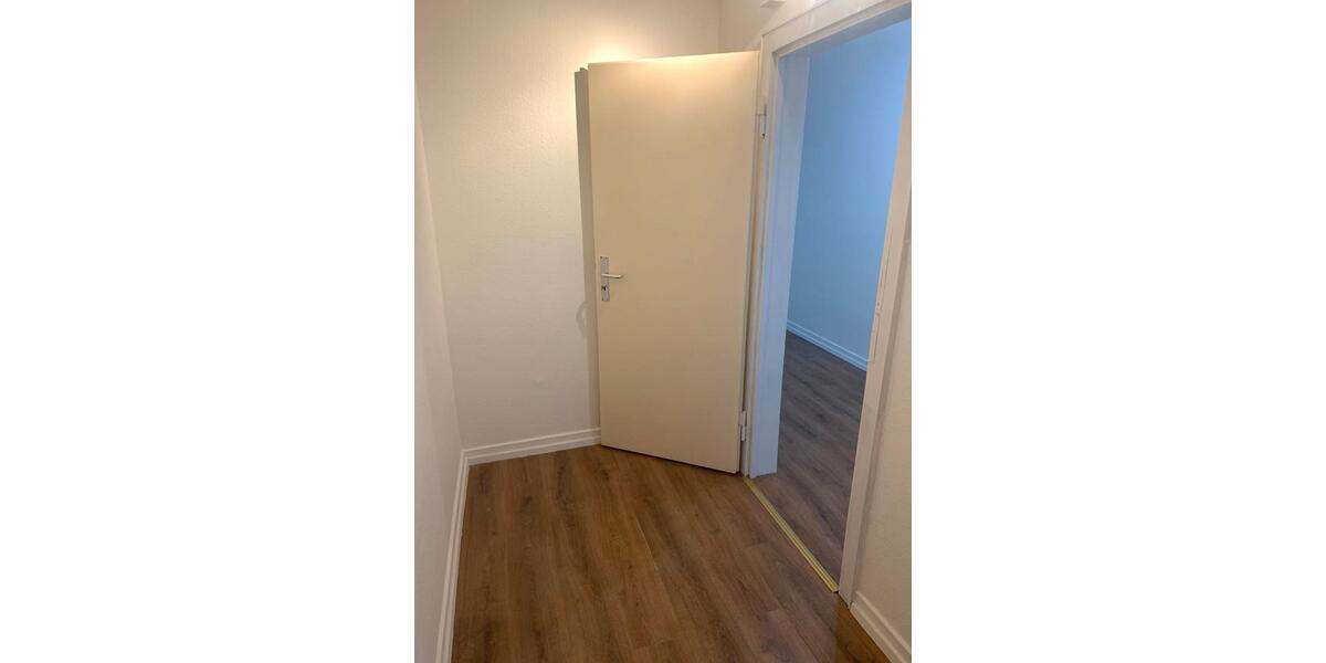 Etagenwohnung Mönchengladbach Süd - 3 Zimmer, 111 m&sup2;, 1.000&euro; | Angebot:26421997