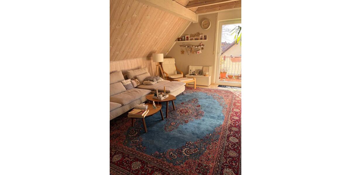 Dachgeschoßwohnung Burglengenfeld - 4 Zimmer, 94 m&sup2;, 945&euro; | Angebot:25402264