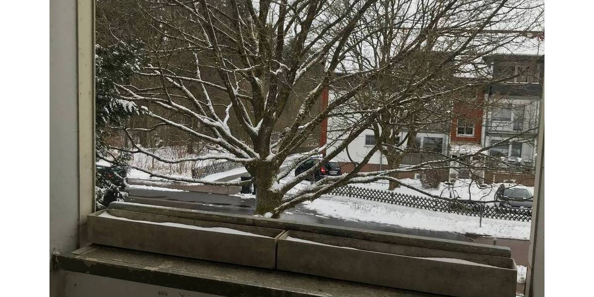 Idyllisch Wohnen am Waldrand - 4 Zimmer im 1. OG mit Wannenbad, sep. Gäste-WC & Loggia 4 zimmer