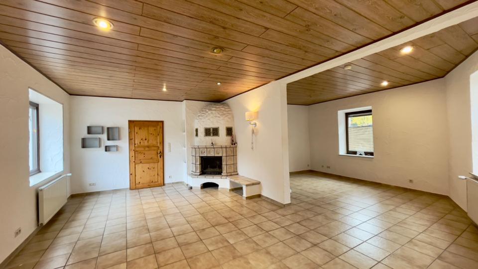 Doppelhaushälfte Bad Dürkheim - 5 Zimmer, 170 m&sup2;, 1.500&euro; | Angebot:25397053