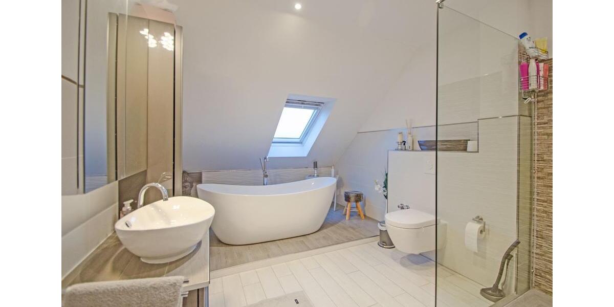 Dachgeschoßwohnung Gifhorn - 3 Zimmer, 105 m&sup2;, 1.300&euro; | Angebot:26256646