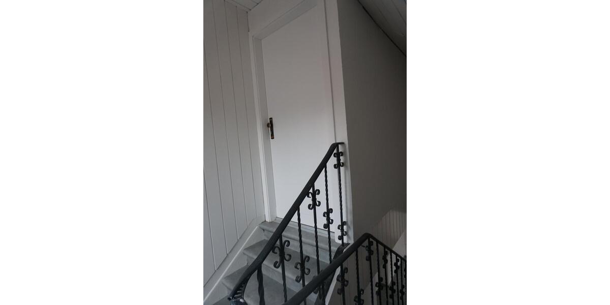 Dachgeschoßwohnung Bad Arolsen - 6 Zimmer, 110 m&sup2;, 825&euro; | Angebot:24867683