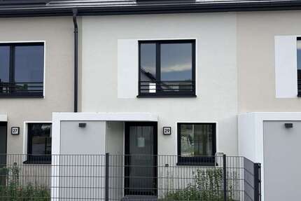 Haus Stein Unterweihersbuch - 5 Zimmer, 145 m&sup2;, 2.400&euro; | Angebot:27031187