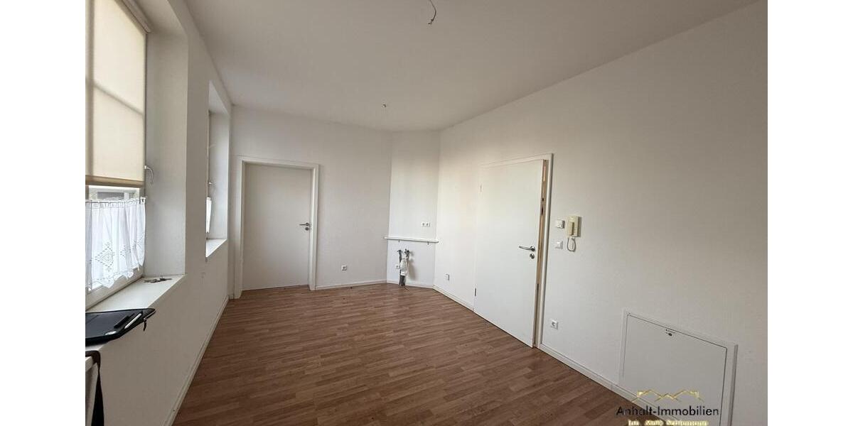 Erdgeschoßwohnung Bitterfeld-Wolfen Bitterfeld - 1 Zimmer, 30 m&sup2;, 255&euro; | Angebot:26564403