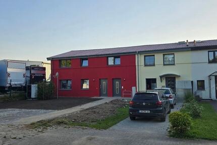 Ruheoase Reihenhaus mit Stellpatz, Balkon und Garten 4 zimmer