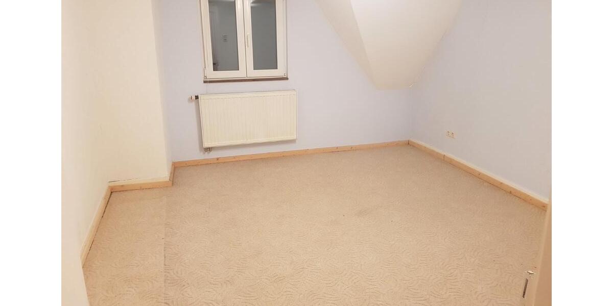 Etagenwohnung Ihringen - 4 Zimmer, 119 m&sup2;, 1.300&euro; | Angebot:26033398
