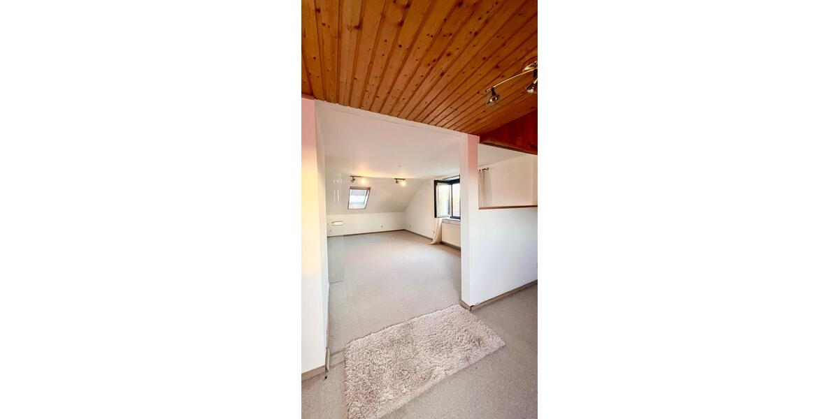 Dachgeschoßwohnung Ebergötzen - 4 Zimmer, 89 m&sup2;, 750&euro; | Angebot:26644672