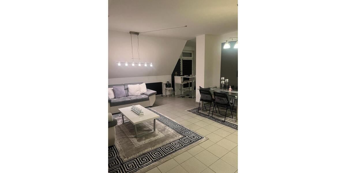 Dachgeschoßwohnung Florstadt - 2 Zimmer, 80 m&sup2;, 900&euro; | Angebot:25756788