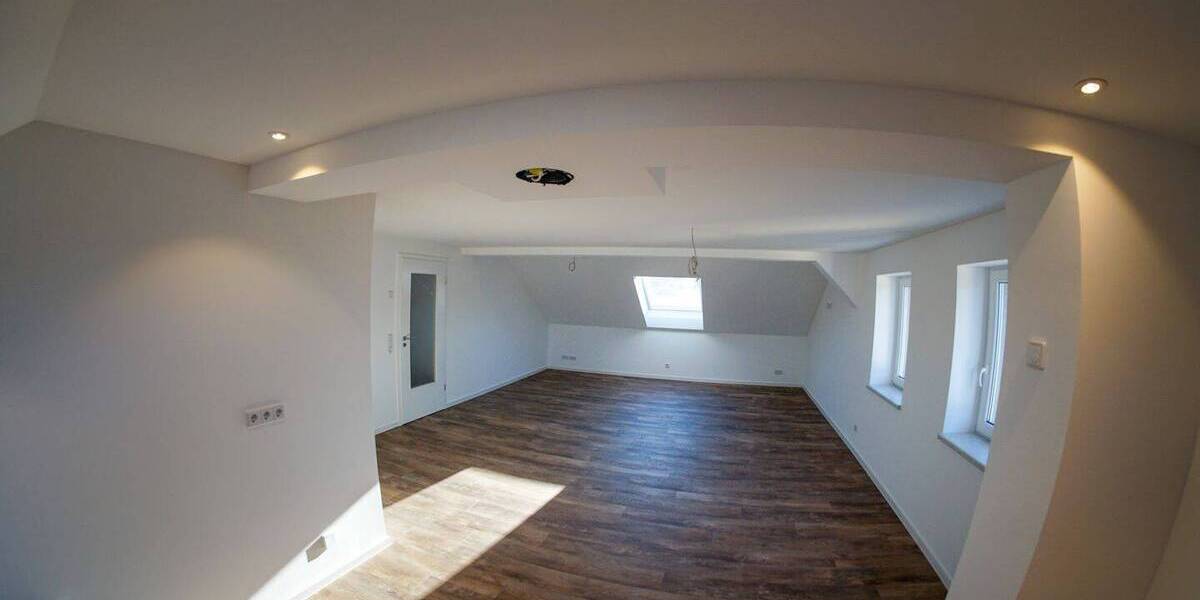 Etagenwohnung Flöha - 4 Zimmer, 90 m&sup2;, 900&euro; | Angebot:26583698