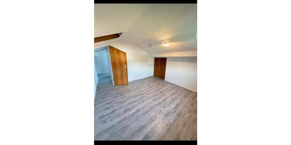 Etagenwohnung Altenstadt - 6 Zimmer, 150 m&sup2;, 1.500&euro; | Angebot:26648495