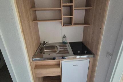 Renovierte 1 Zimmer Wohnung mit Möbel zimmer