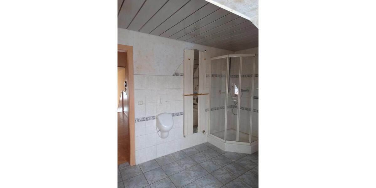 Dachgeschoßwohnung Kraftsdorf - 5 Zimmer, 138 m&sup2;, 950&euro; | Angebot:22184494