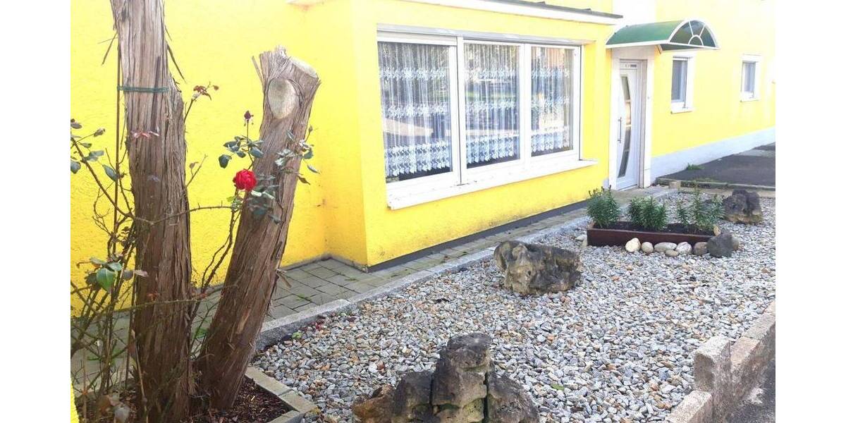 Etagenwohnung Amberg Schäflohe - 4 Zimmer, 120 m&sup2;, 1.075&euro; | Angebot:26064399