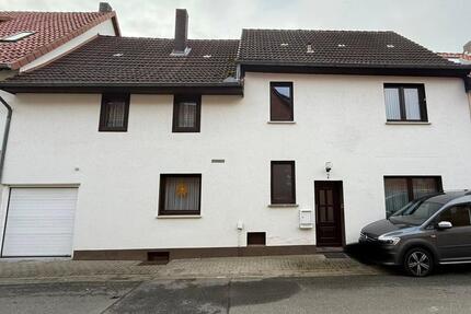 Schnäpchen Großes Wohnhaus mit Garage und zusätzlicher Nutzfläche 10 zimmer