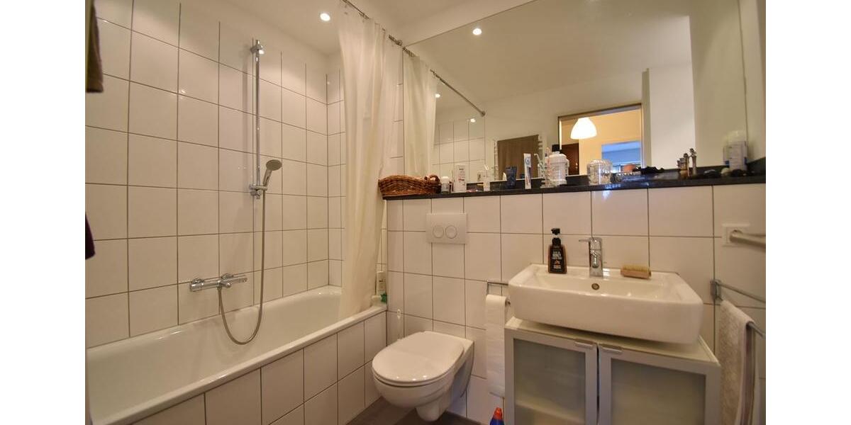 Etagenwohnung Düsseldorf Stadtbezirk 2 - 3 Zimmer, 106 m&sup2;, 1.600&euro; | Angebot:23373800