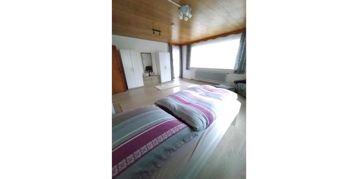 Etagenwohnung Laberweinting - 3 Zimmer, 120 m&sup2;, 28&euro; | Angebot:23874851