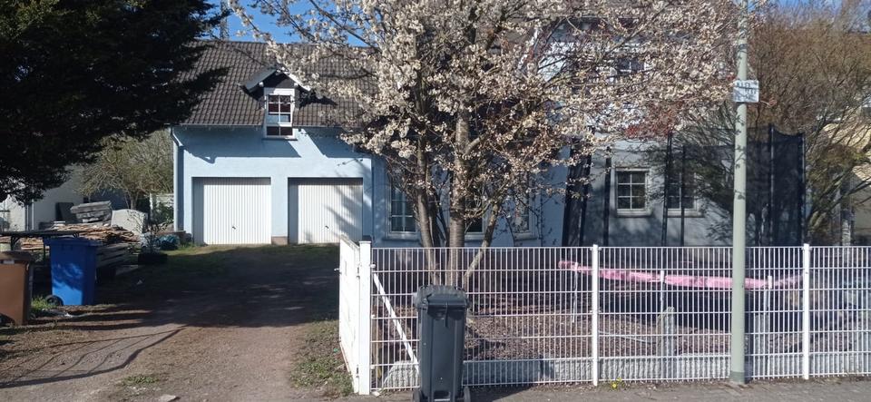 Doppelhaushälfte Landstuhl - 5 Zimmer, 240 m&sup2;, 2.130&euro; | Angebot:26025470