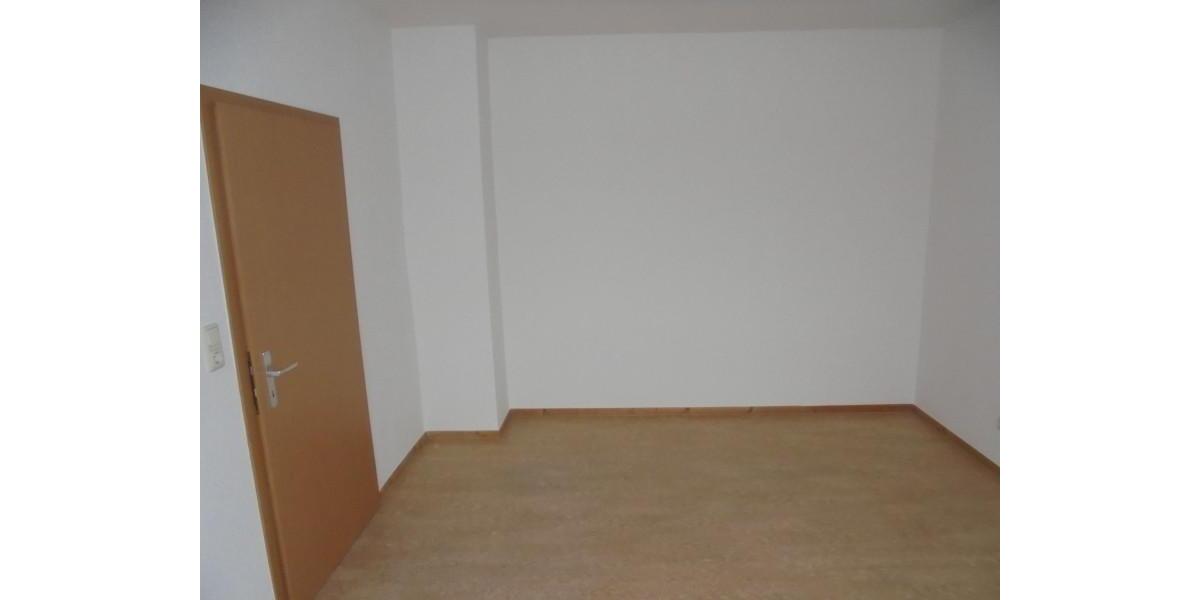 Etagenwohnung Saalfeld (Saale) - 2 Zimmer, 50 m&sup2;, 321&euro; | Angebot:26491111