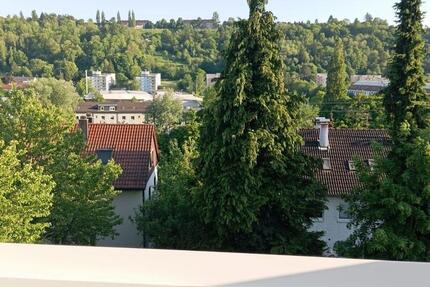 2-Zimmer Dachgeschosswohnung mit Fußbodenheizung [Neu renoviert] zimmer