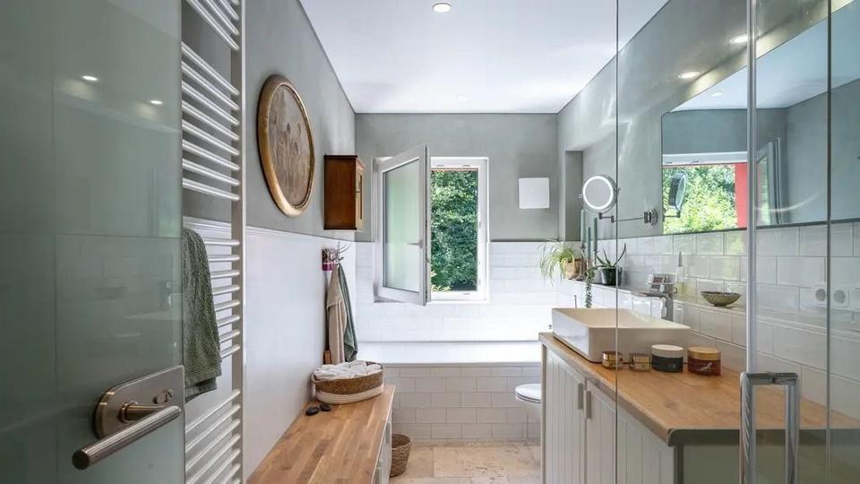 Wohnen auf Zeit Taunusstein - 3 Zimmer, 126 m&sup2;, 2.000&euro; | Angebot:26218137