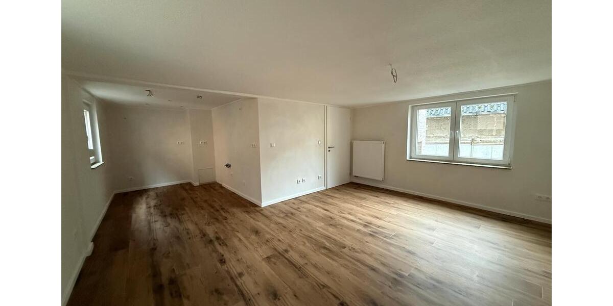 Kernsaniertes Einfamilienhaus zur Miete in Großen-Buseck 4.5 zimmer