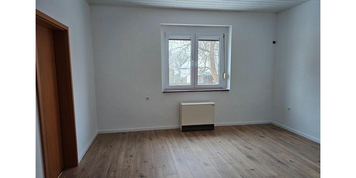 Erdgeschoßwohnung Kaulsdorf - 4 Zimmer, 94 m&sup2;, 490&euro; | Angebot:26537750