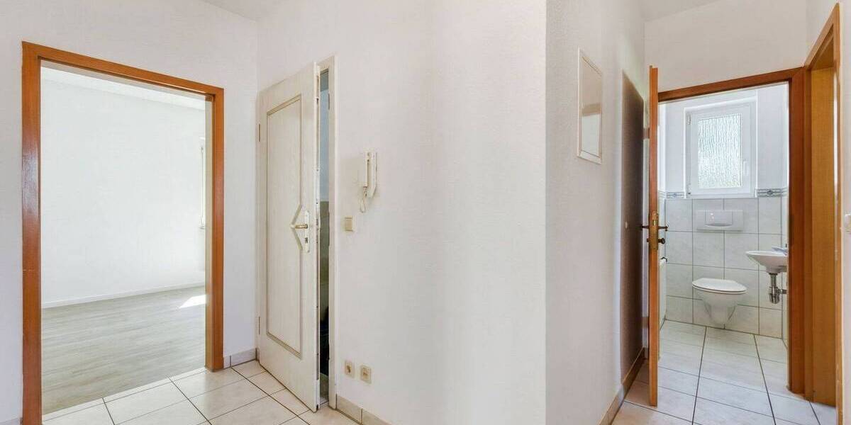 Etagenwohnung Stuttgart Zuffenhausen - 3 Zimmer, 77 m&sup2;, 1.100&euro; | Angebot:26512963