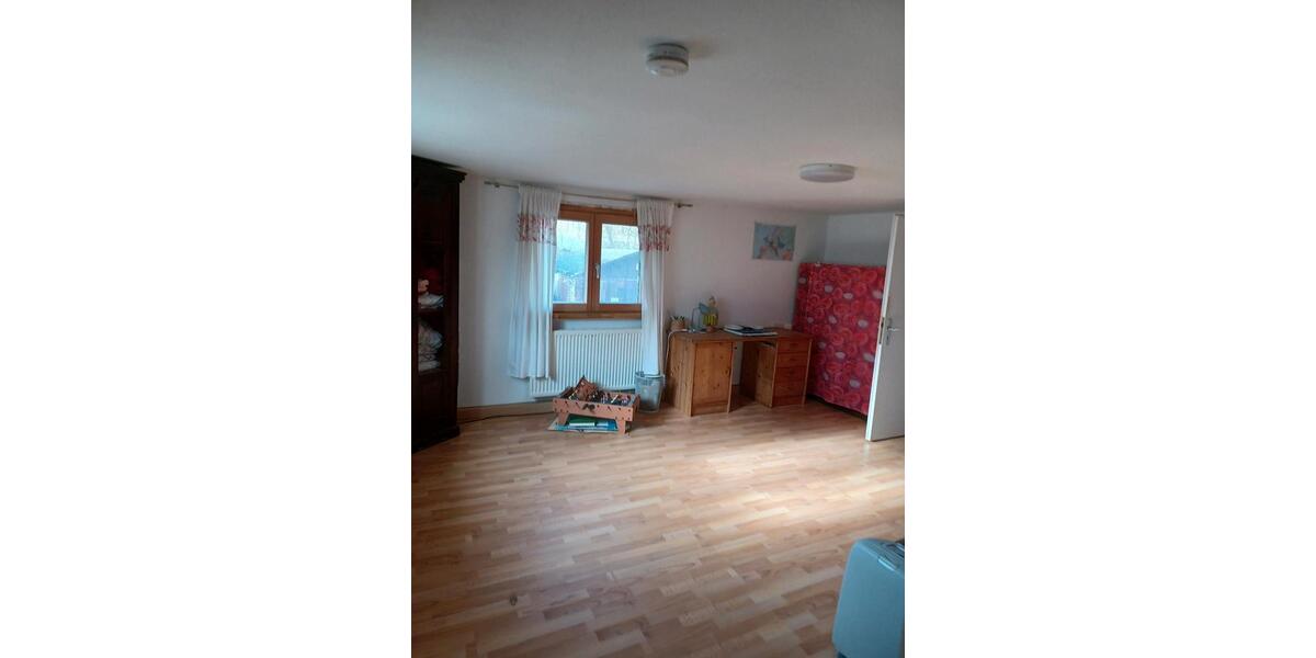 Bauernhaus, Landhaus Wilhelmsdorf - 7 Zimmer, 130 m&sup2;, 2.000&euro; | Angebot:25845678