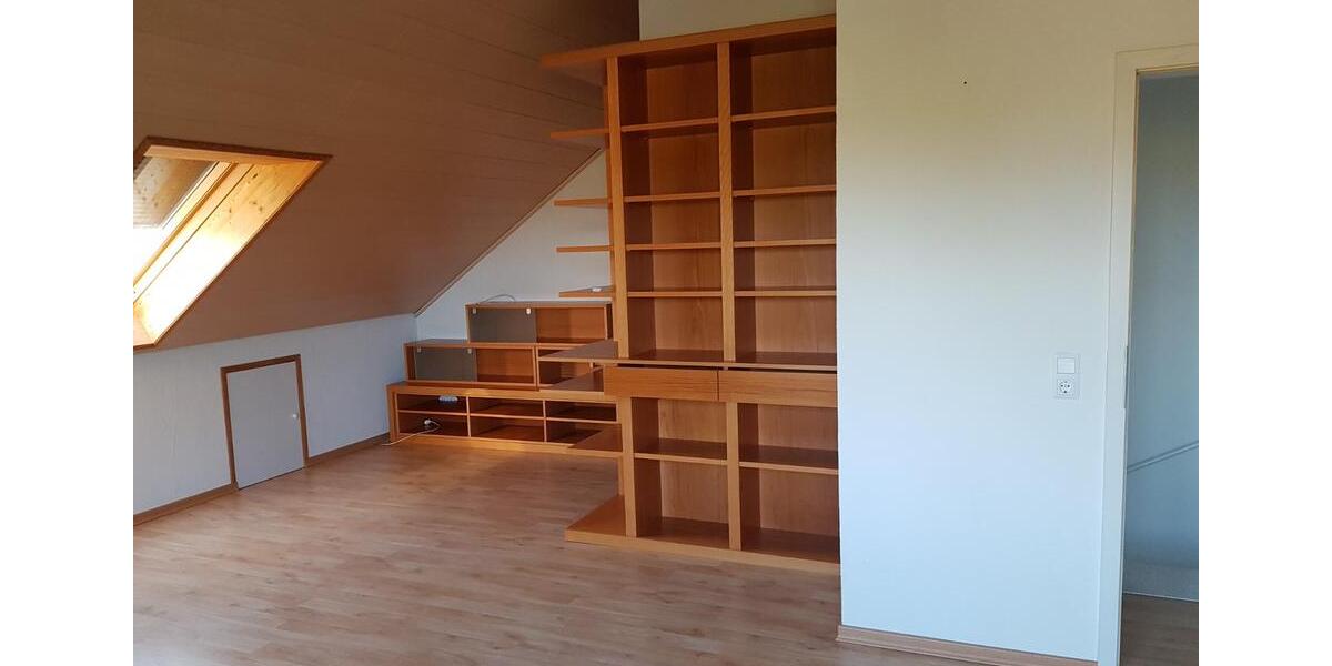 Reiheneckhaus zur Miete mit 6 Zimmer, Garage, 2 Stellplätze, ELW 6 zimmer