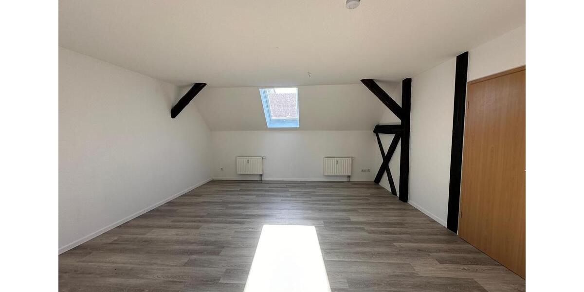 Dachgeschoßwohnung Bad Schmiedeberg - 4 Zimmer, 125 m&sup2;, 750&euro; | Angebot:25714357