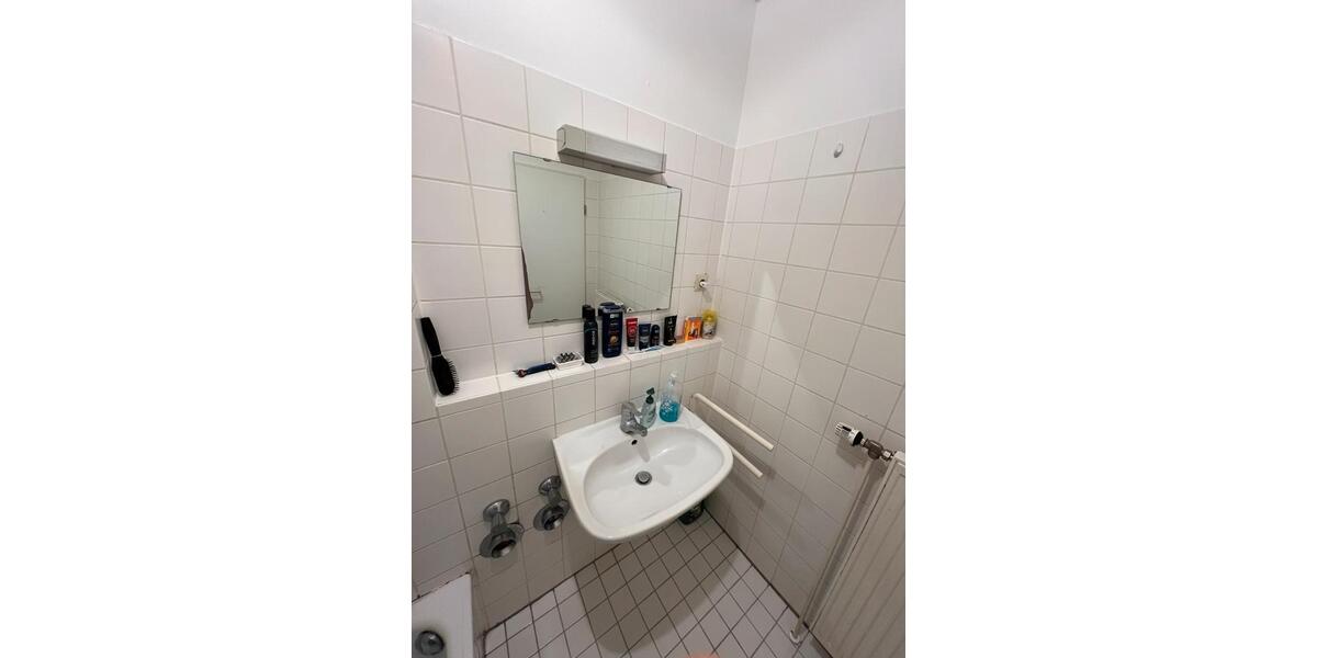 Dachgeschoßwohnung Pulheim - 1 Zimmer, 25 m&sup2;, 390&euro; | Angebot:24720355