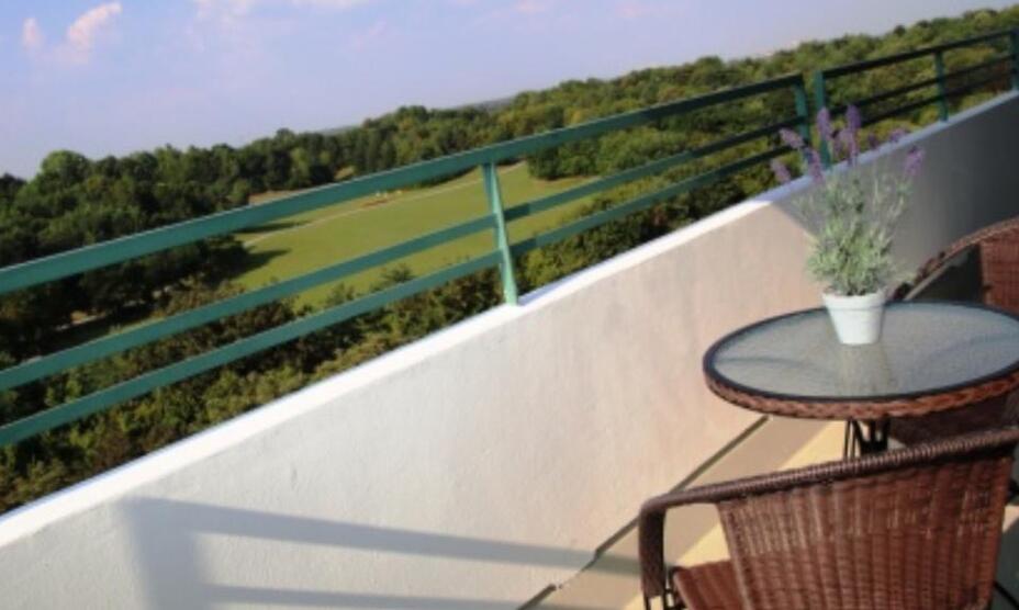 2-rooms Penthouse Apartment at Ostpark with panorama view