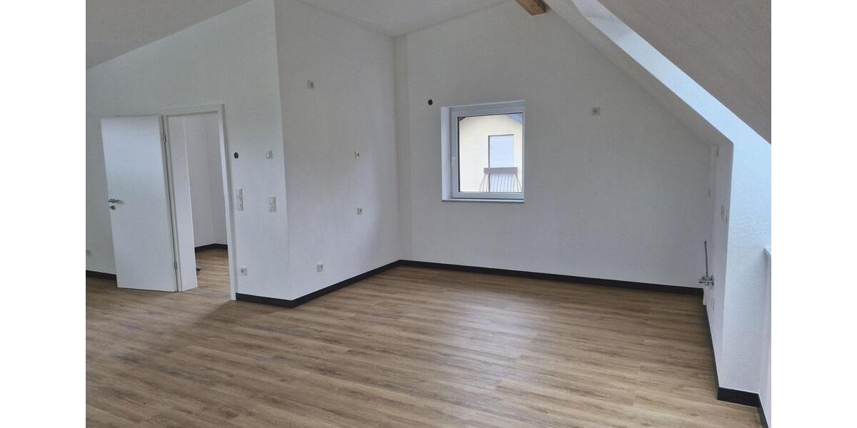 Dachgeschoßwohnung Alsfeld - 3.5 Zimmer, 105 m&sup2;, 1.207&euro; | Angebot:23273135