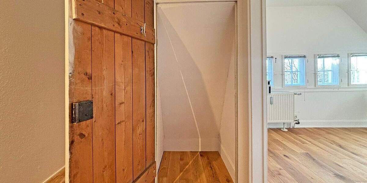 Etagenwohnung Stuttgart Sonnenberg - 4 Zimmer, 108 m&sup2;, 2.150&euro; | Angebot:25704687