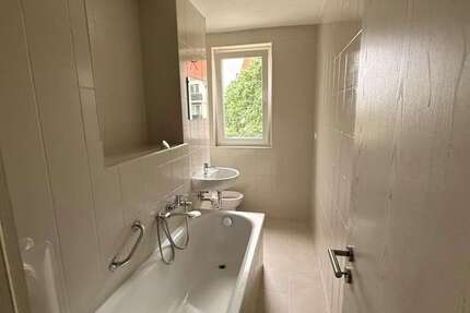 Wohnung Leuna - 3 Zimmer, 59 m&sup2;, 360&euro; | Angebot:27291172