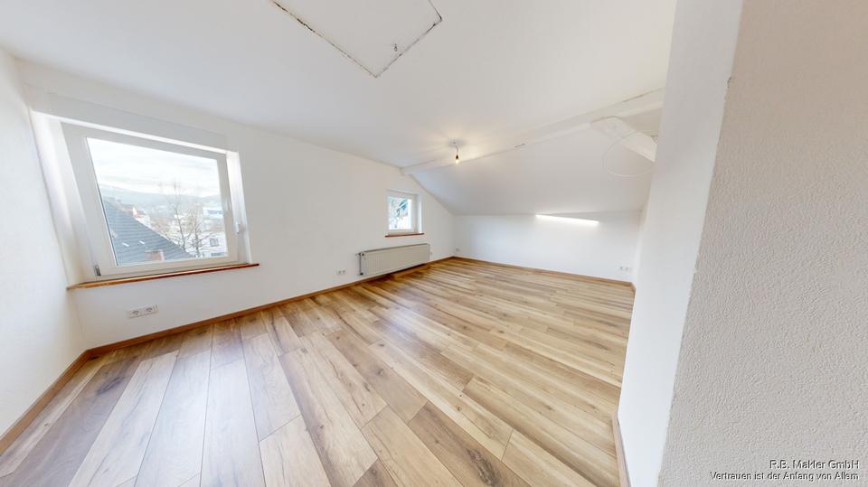 Dachgeschoßwohnung Werdohl - 4.5 Zimmer, 92 m&sup2;, 644&euro; | Angebot:18858047