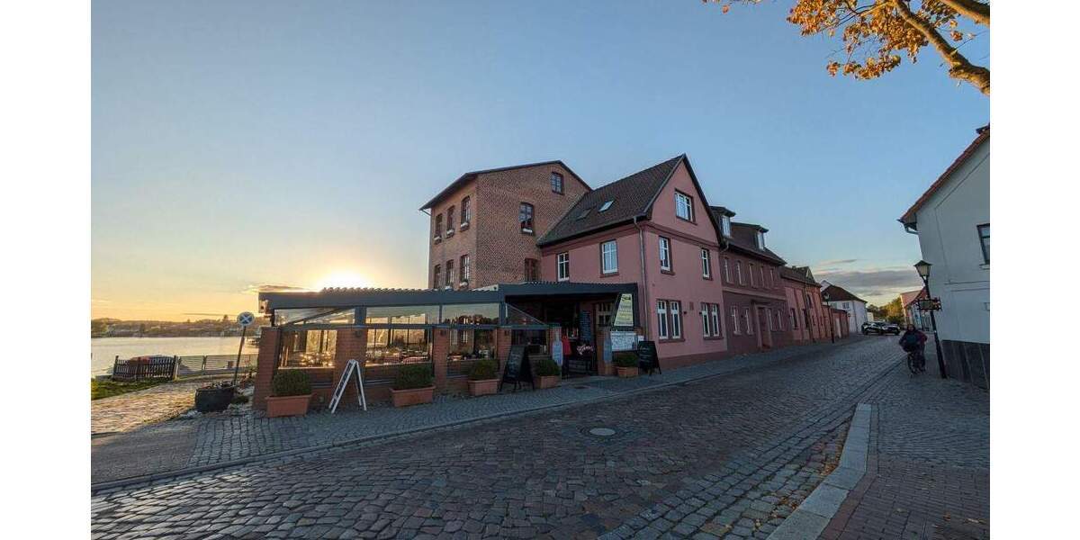 Etagenwohnung Malchow - 3 Zimmer, 200 m&sup2;, 1.250&euro; | Angebot:25707569