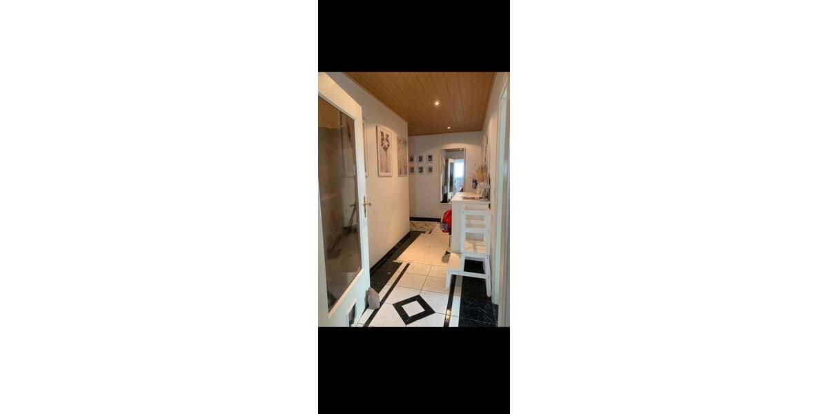 Dachgeschoßwohnung Lage - 3 Zimmer, 72 m&sup2;, 977&euro; | Angebot:24671219