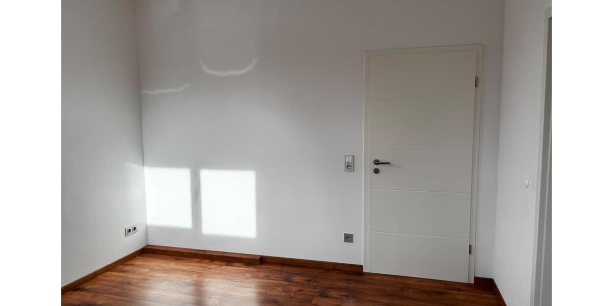 Erdgeschoßwohnung Pirmasens Niedersimten - 3 Zimmer, 125 m&sup2;, 850&euro; | Angebot:25918964