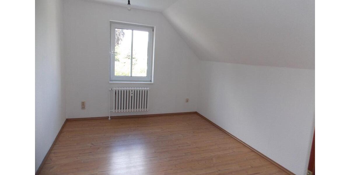 Dachgeschoßwohnung Blankenburg (Harz) - 3 Zimmer, 64 m&sup2;, 495&euro; | Angebot:26670654